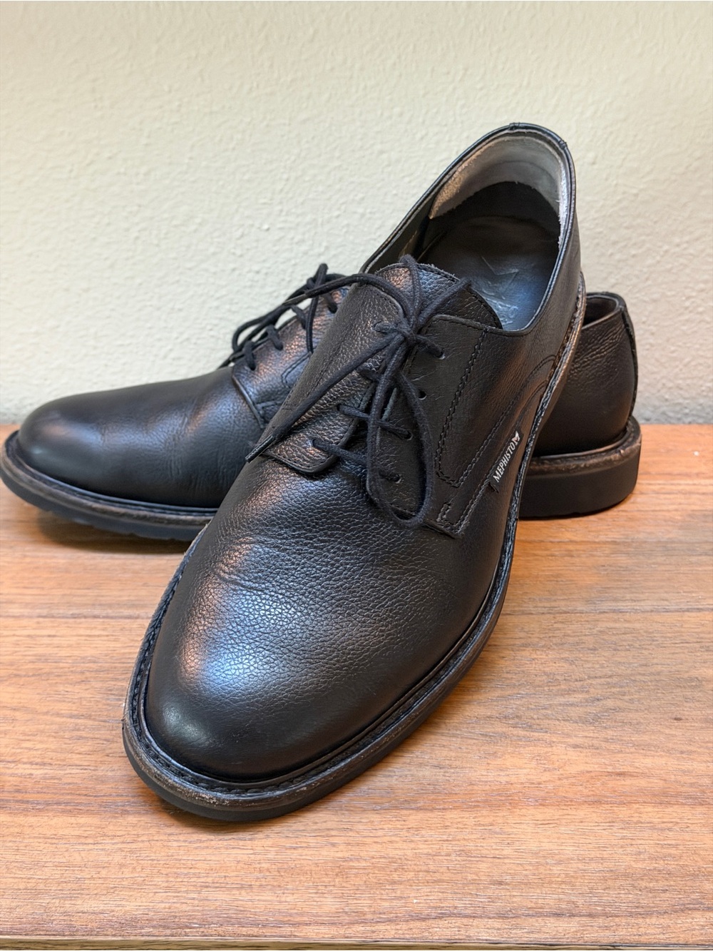Mephisto Black Leather Derby Lace-Up Shoes